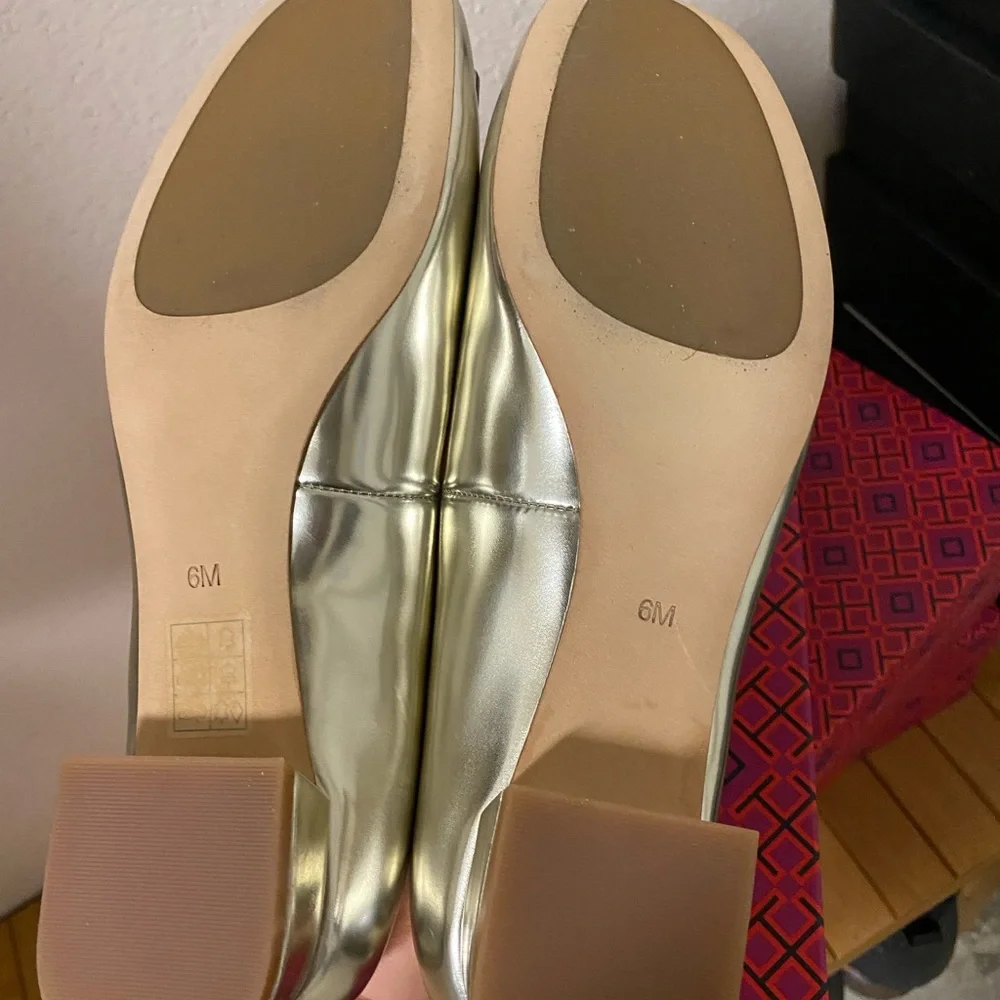Tory Burch gigi pump spark gold size6 - Picture 4 of 6